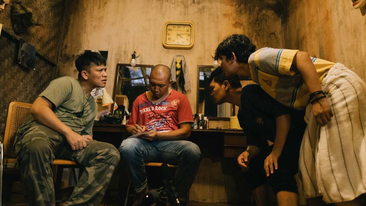 film agak laen
